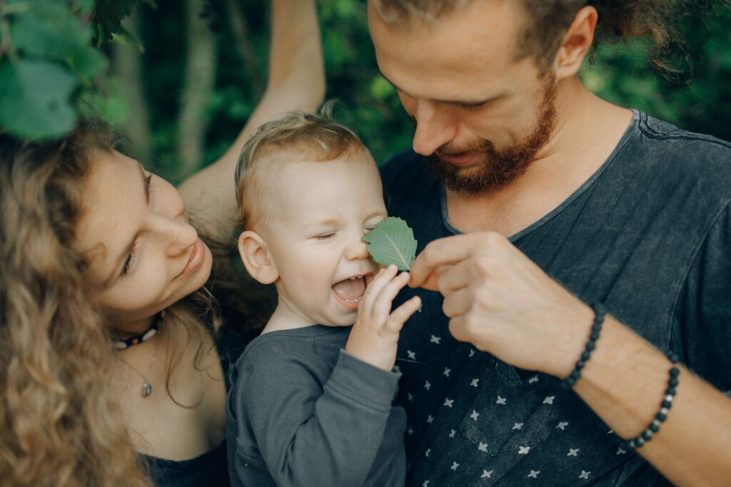 Parent and child connecting through a conscious parenting approach
